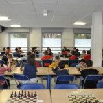 Salle de jeu remplie de jeunes participants à l'étape de Gif du Grand Prix Jeunes de l'Essonne 2019.